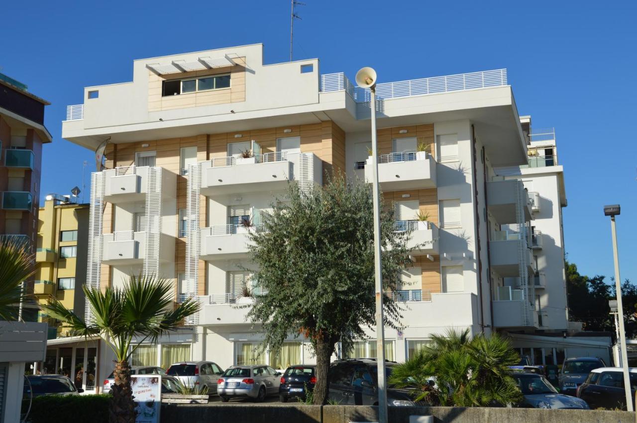 Hotel Record Ριτσόνε Εξωτερικό φωτογραφία