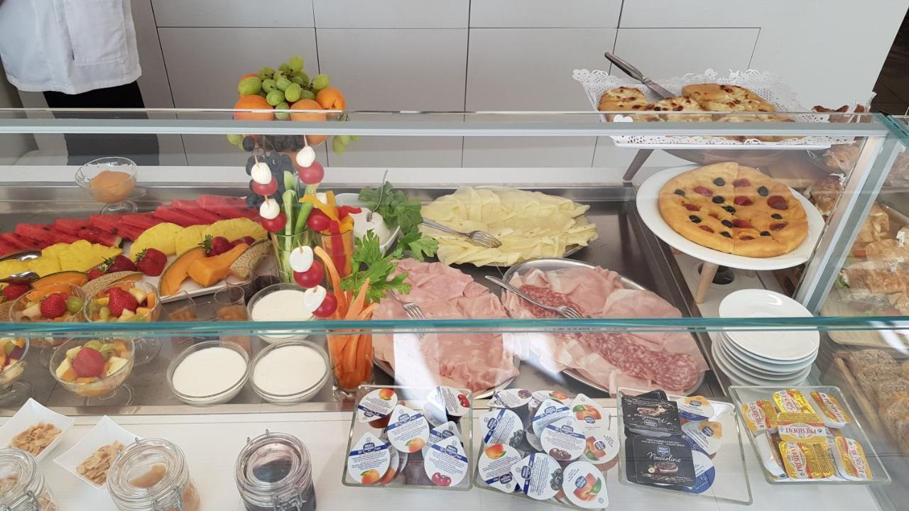 Hotel Record Ριτσόνε Εξωτερικό φωτογραφία